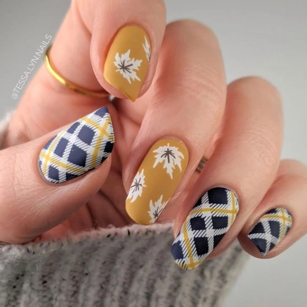 autumn-leaves-fall-nail-Plaid-and-Leaves