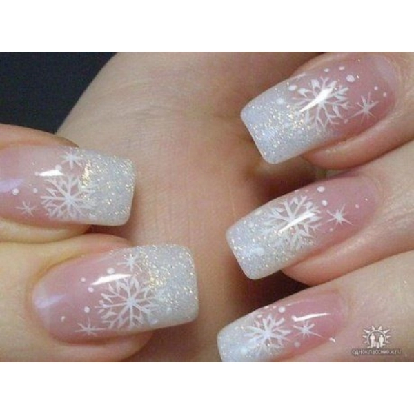 christmas-nails-Sparkly-Snow