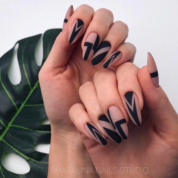 dope-nail-Almond-Geometric