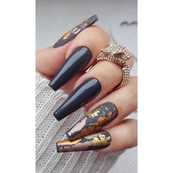 dope-nail-designs-Gold-Foil-Accents