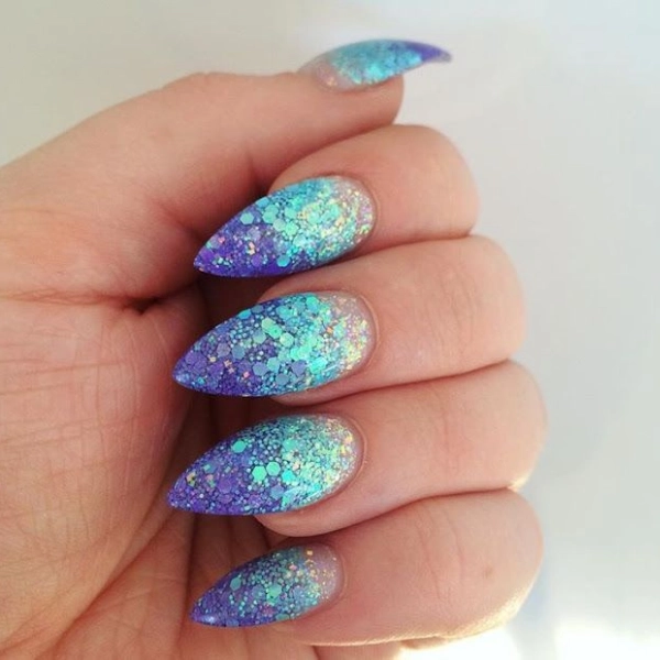 dope-nail-designs-Gradient-Glitter