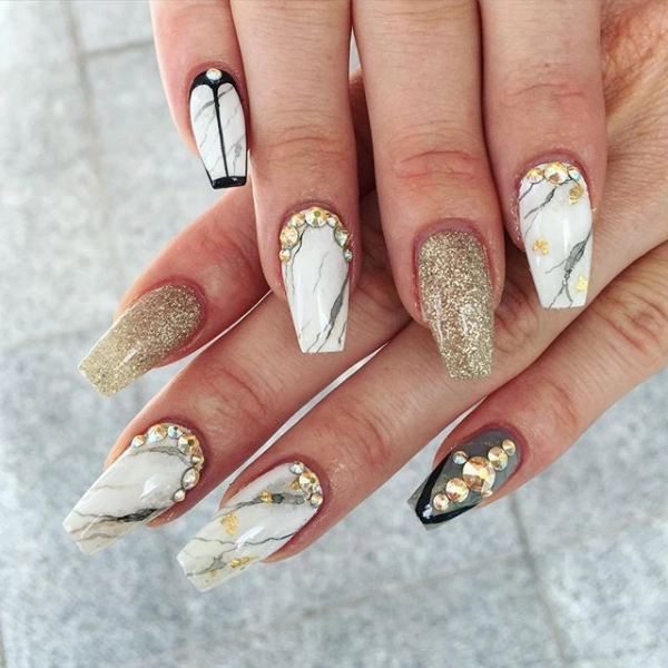 dope-nail-designs-Marble-Effect