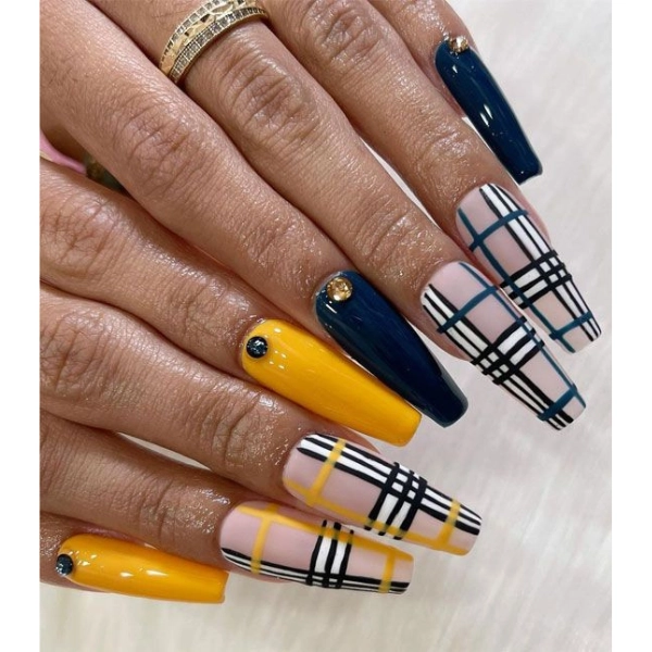 dope-nail-fall-Plaid-Pattern