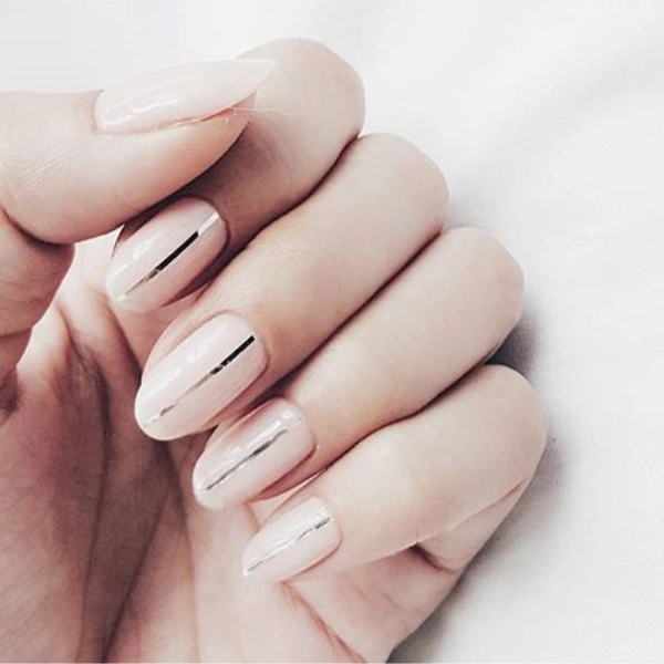 dope-nail-summer-Minimalist-Lines