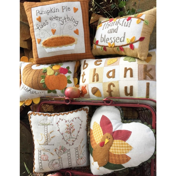 fall-decoration-Patterned-Cushions