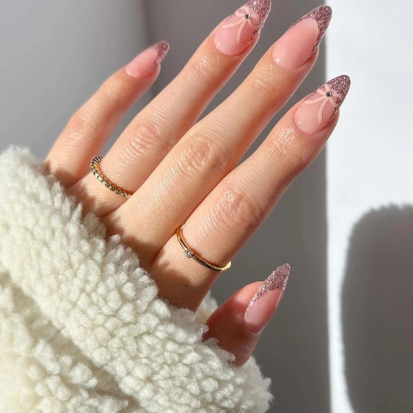 french-tip-almond-nails-Glitter-Tips