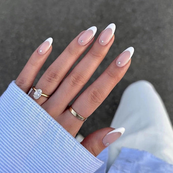 french-tip-almond-nails-White-Tips