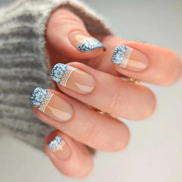 french-tip-nails-short-square-Lace-Tips