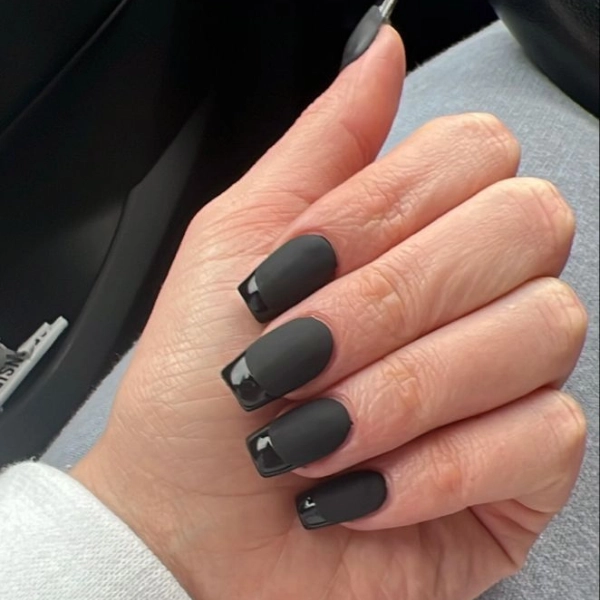 french-tip-nails-short-square-Matte-Finish