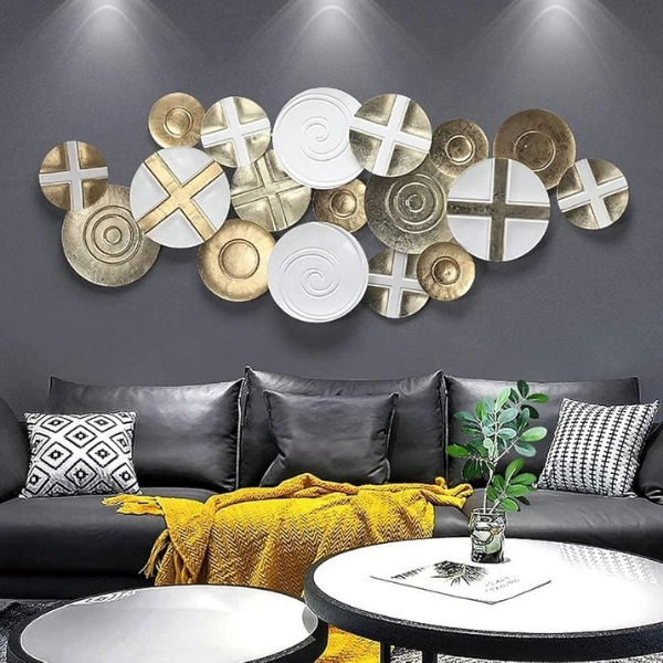 home-decor-Modern-living-room-Metallic-Accents