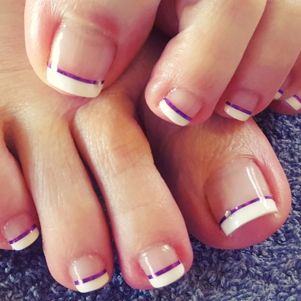 pedicure-ideas-pink-french-tips-Metallic-Accents