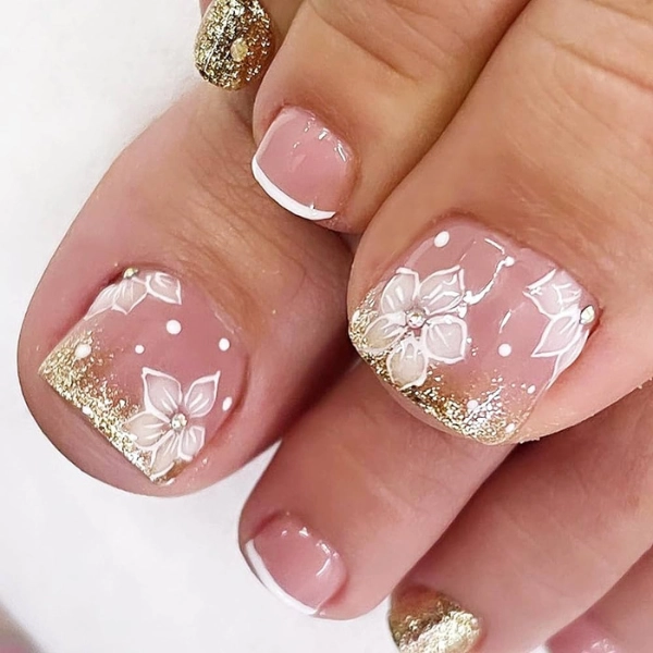 pedicure-ideas-pink-french-tips-Pink-and-Gold-Tips