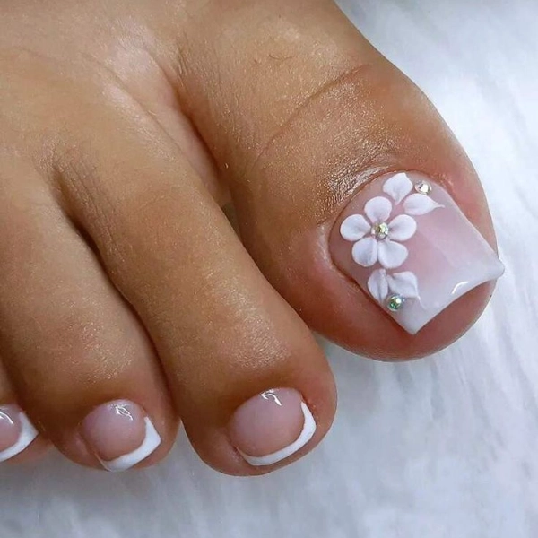 pedicure-ideas-white-toenails-Floral-Accents