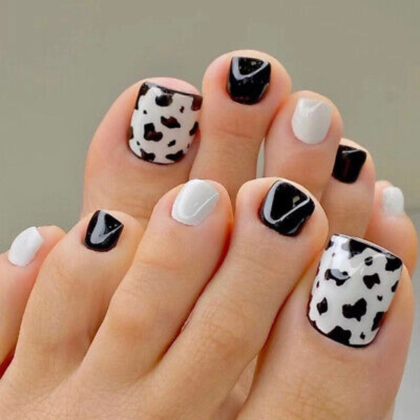 pedicure-ideas-white-toenails-Leopard-Print