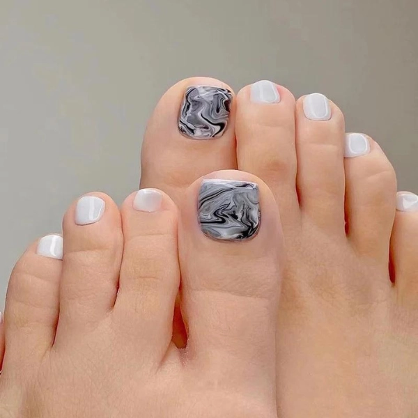 pedicure-ideas-white-toenails-Marble