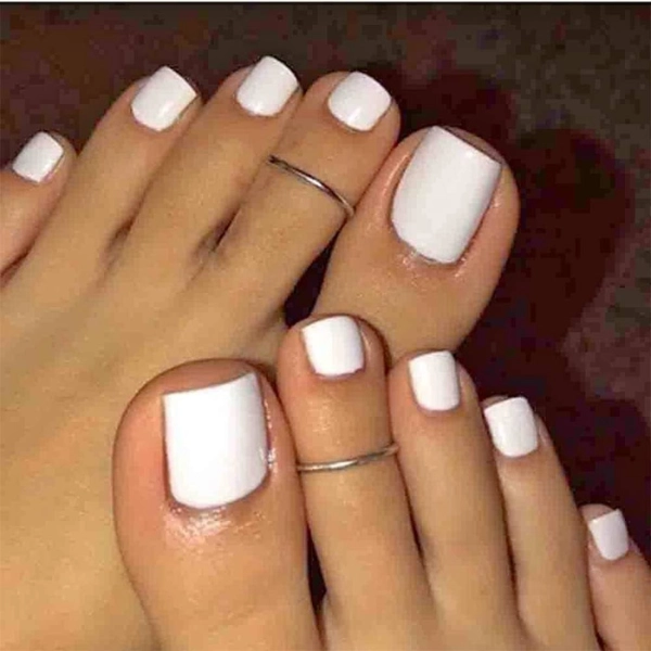 pedicure-ideas-white-toenails-Matte-White