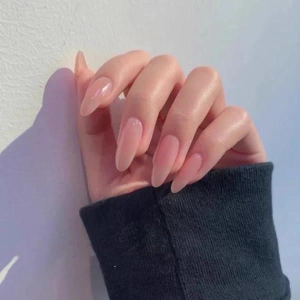 pink-nails-almond-Nude