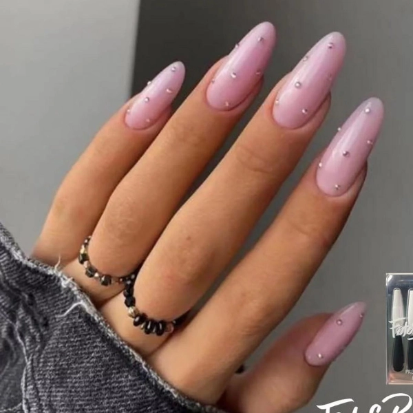 pink-nails-almond-Pearl