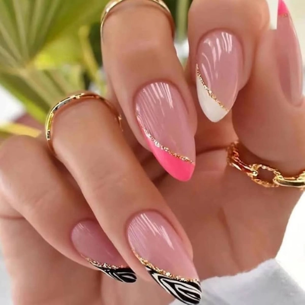 pink-nails-almond-Stripes-and-Lines