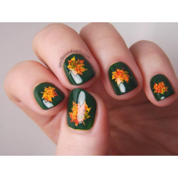 simple-fall-nails-Maple-Leaf