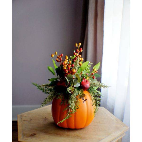  Pumpkin and Berry Centerpieces