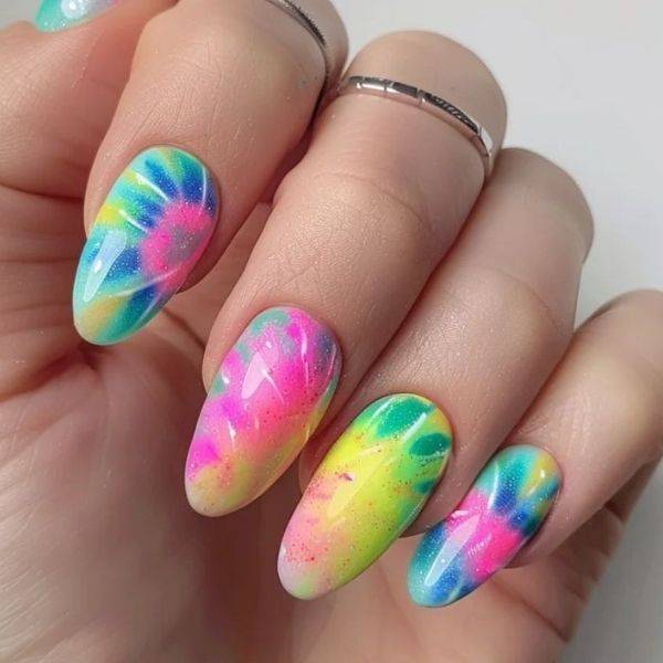  Tie-Dye Nails