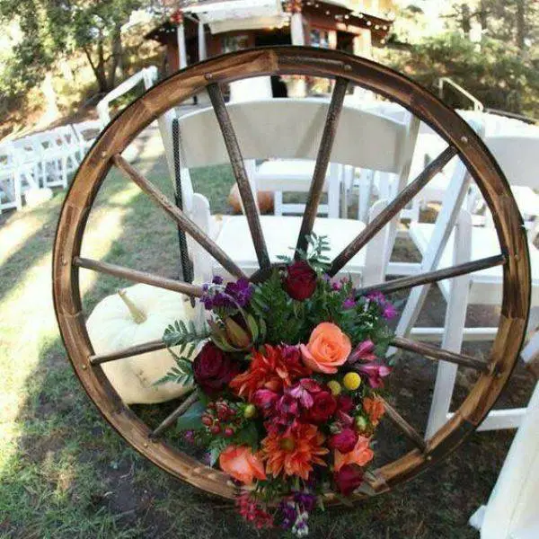 Wagon Wheel Decor