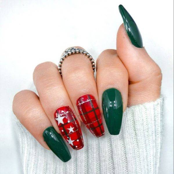 Red and Green Holiday Nails