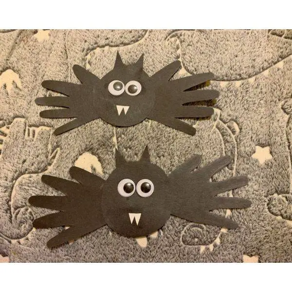 Handprint Bats