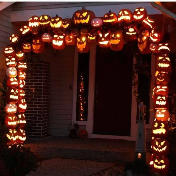  DIY Pumpkin Lanterns