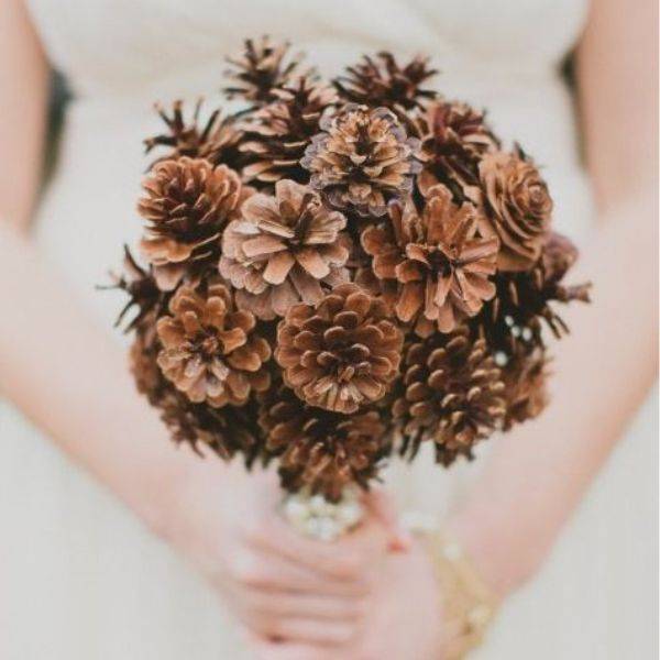  DIY Rustic Bouquet with Pinecones