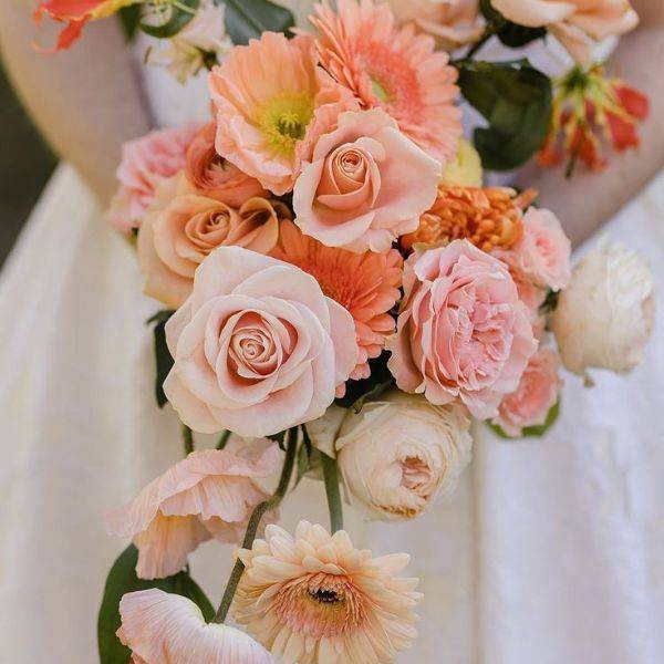  Cascading Peach Rose Bouquet